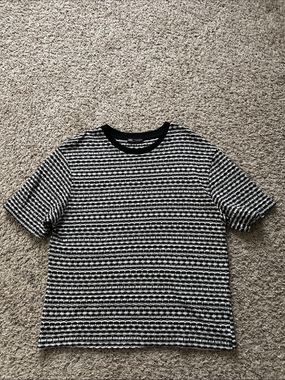 Zara Black and White Textured Crew Neck Tee